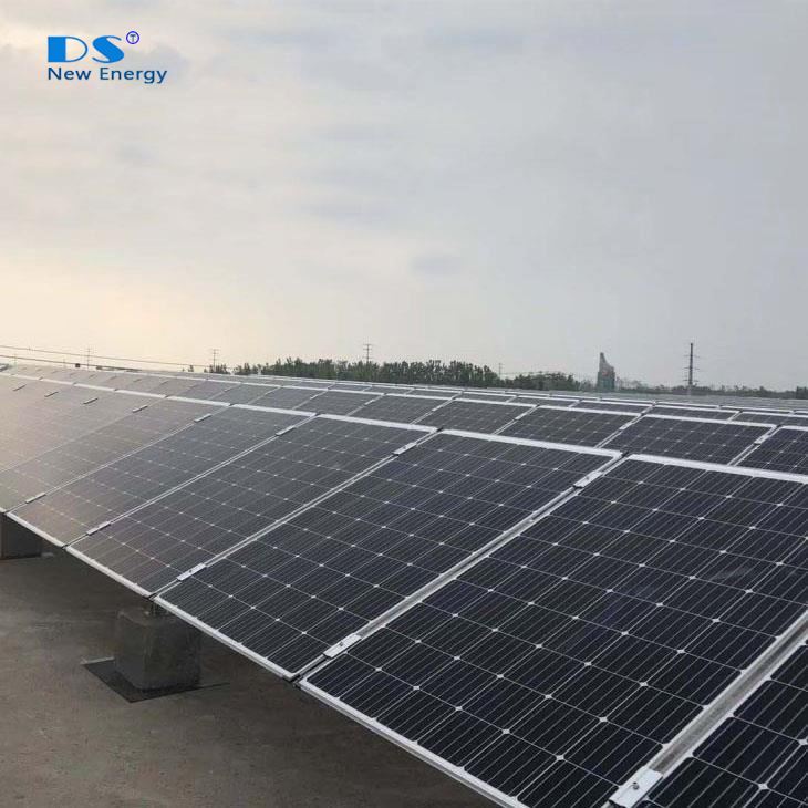 30 kW -os tetőtéri rács kötött napenergia -rendszer